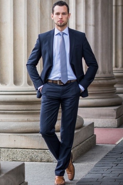 Host im Business Outfit 